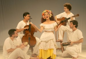 'Deixa Clarear'_Victor Ponce, Lauro Lira, Clara Santhana, Felipe Rodrigues e Bidu Campeche_crédito Claudia Ribeiro_2a